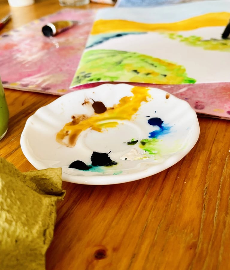 palette avec des pigments primaires