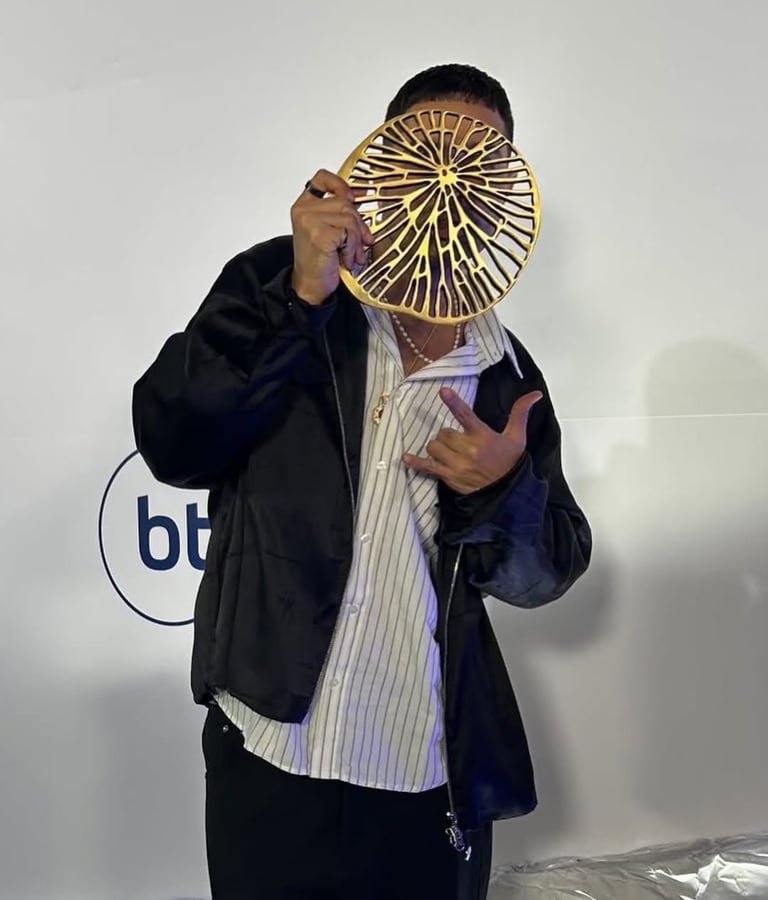 Don L recebe prêmio por CARO Vapor II no BTG Pactual da Música Brasileira