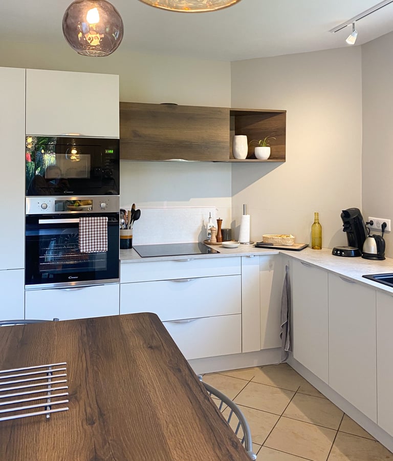 Espace cuisson four micro-onde à hauteur rénovation cuisine Besançon Fresnel