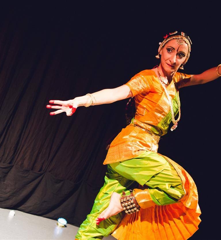 Индийски Танци с Вики