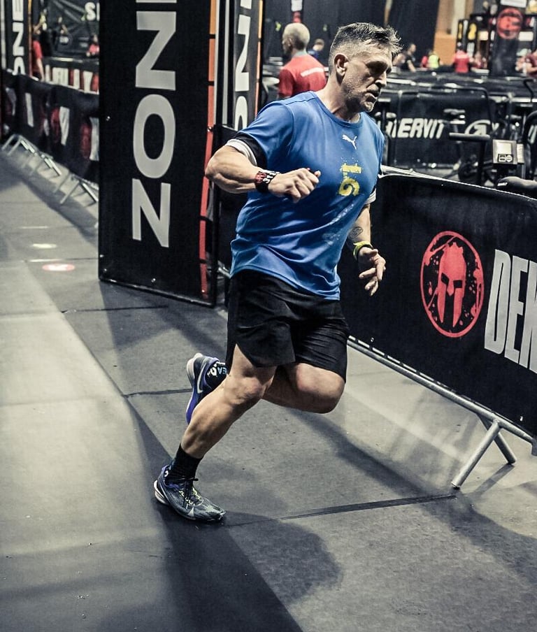 Álvaro Ramírez Deka running