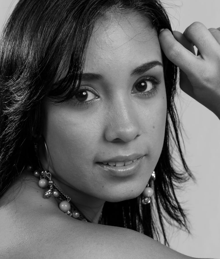 Retrato Joven en estudios Asfo Medellin