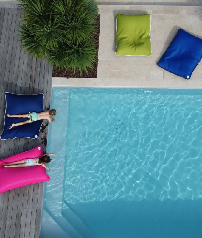 Coussins de piscine durables proposés par la société Biboo