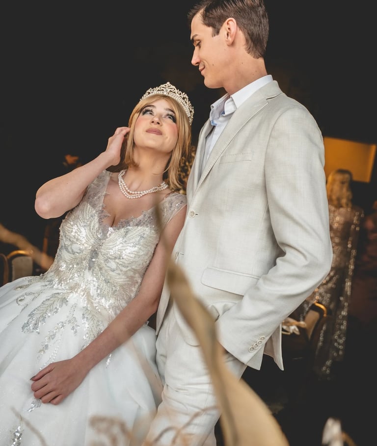 Photo d'un jeune couple marié dans un chateau à Perpignan Valmy , la mariée porte une robe blanche