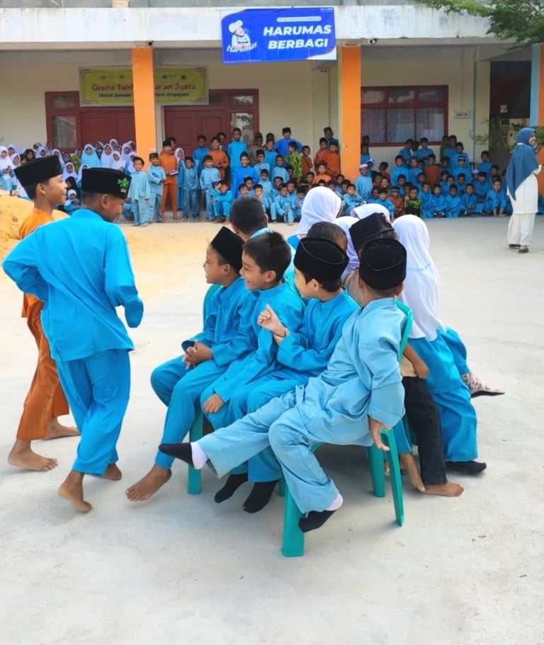 SD Juara Batam Harumas Berbagi PT Usaha Kiat Permata CSR