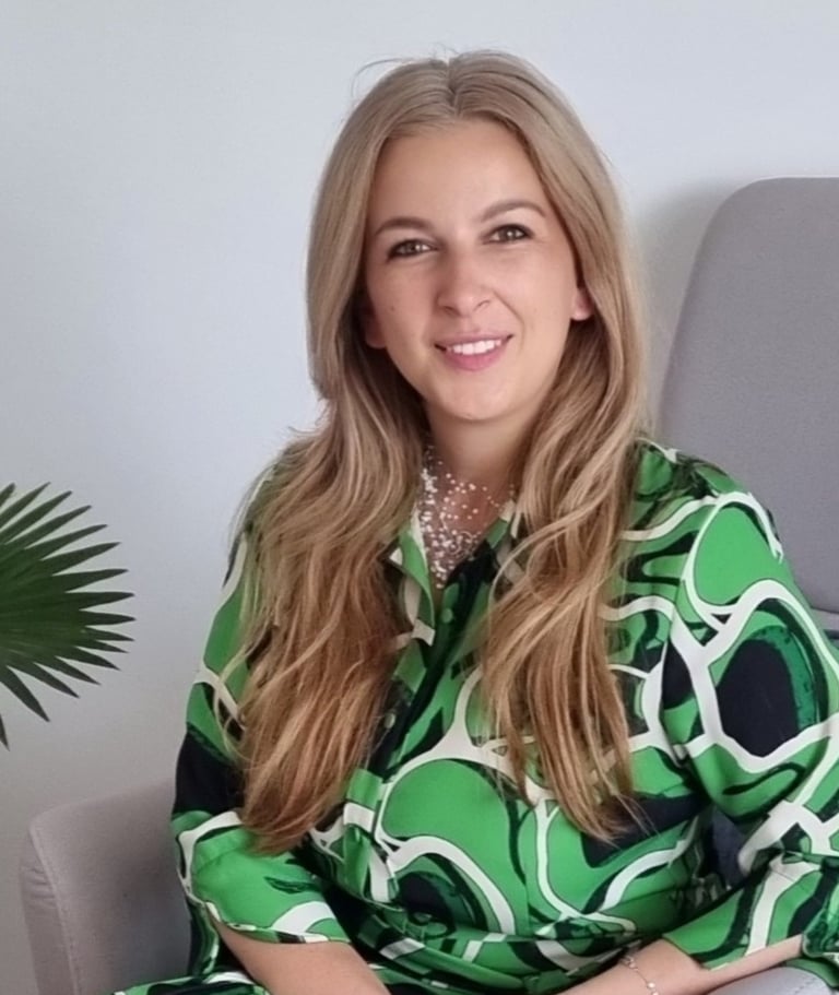 Carmen Constantin, psihoterapeut CBT și integrativ în București și online
