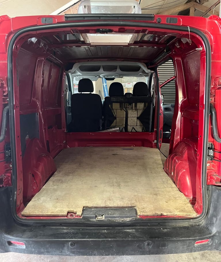 Peugeot Expert L1H1 avant aménagement VanEscale