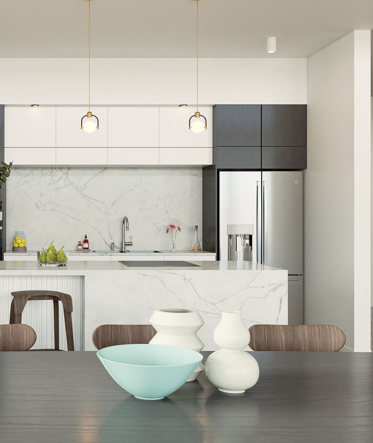 Une cuisine avec une table, des chaises et un vase avec des fleurs.