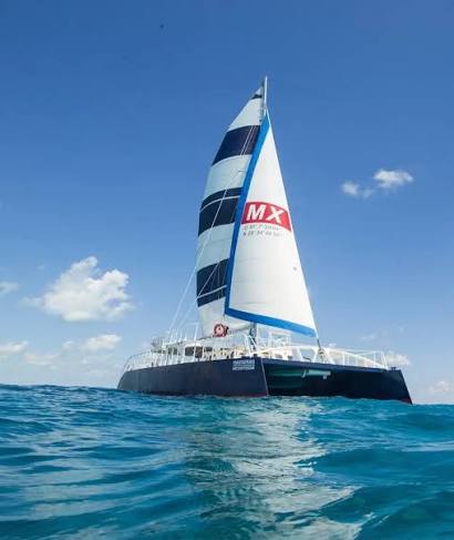 catamaran xcaret xailing isla mujeres