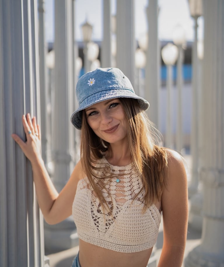 a life coach who empowers other woman in their thirties