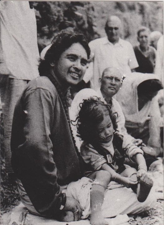 Shri Babaji, Shri Muniraji, devoti
