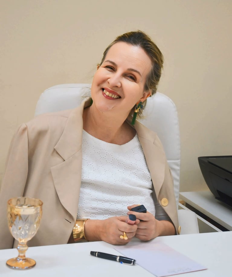 Dra. Cris Tavares dermatologista e nutróloga. Atendimento na Tijuca ou online.