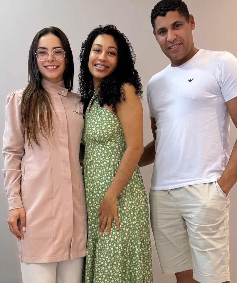 Ortodontista Géssika Reis com Pacientes