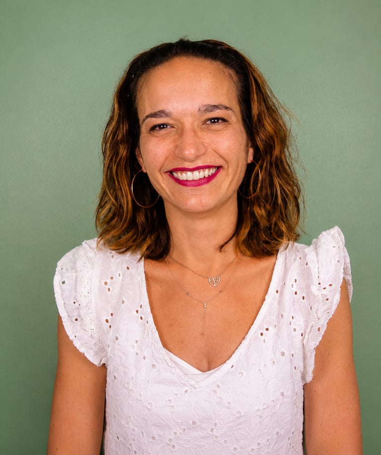 Portrait d'Amélie Crussé, responsable ADV et comptabilité chez REVIBAT