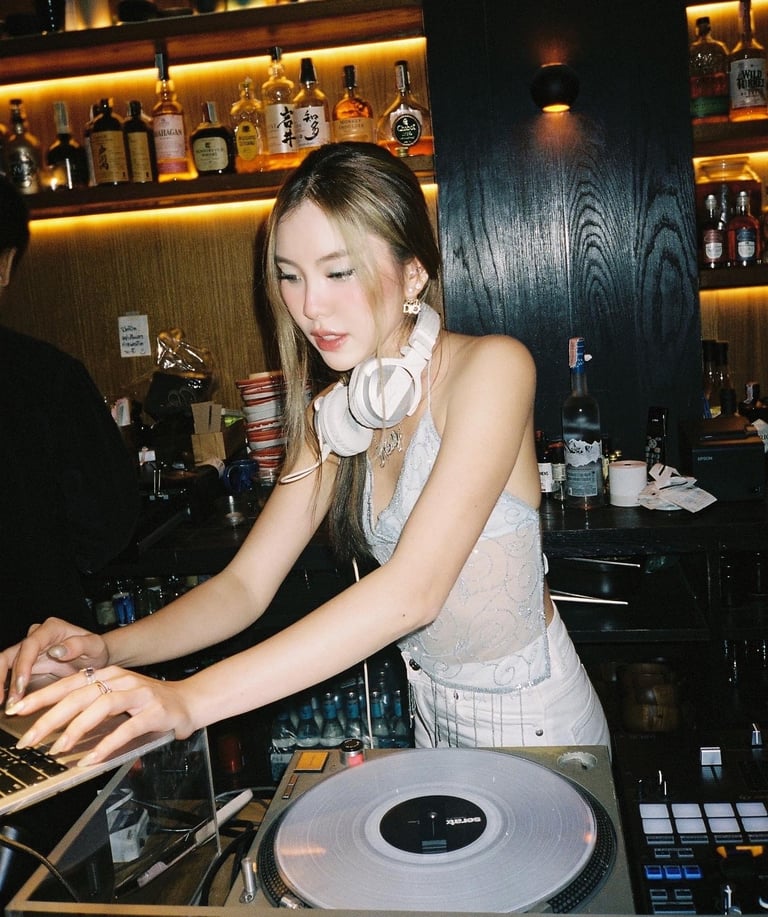 DJ Norita Thaipioka Bar Bangkok Thailand Nightlife