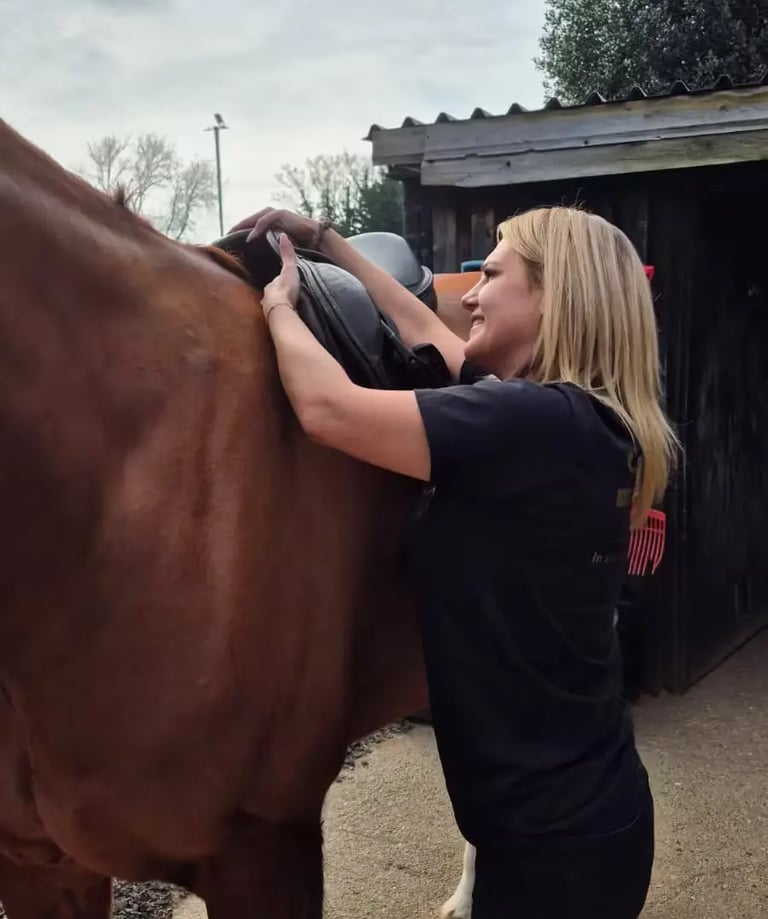 Nicole Louer fitting Saddle 3