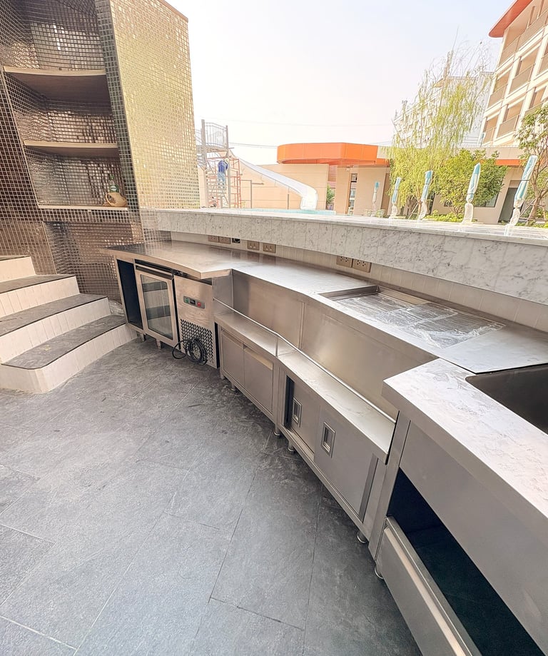 ครัวบาร์ริมสระ โรงแรม พัทยา เคาน์เตอร์สแตนเลสสั่งทำ | custom stainless pool bar kitchen Pattaya