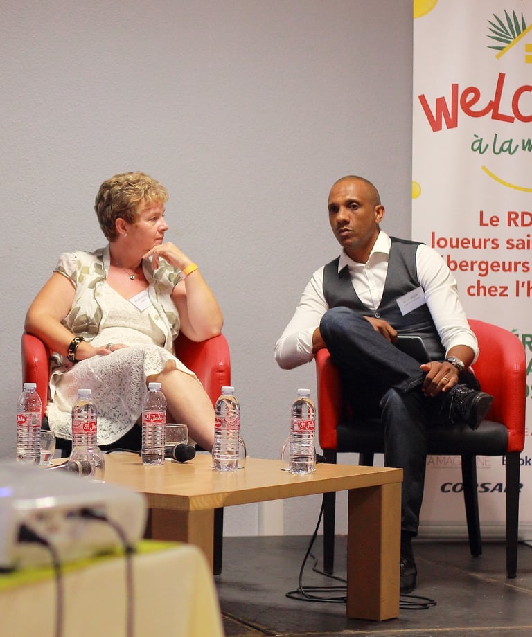 Bruno Valery en conférence au salon Welcome à la Maison 2018, partageant son expertise en conciergerie de luxe et hospitalité