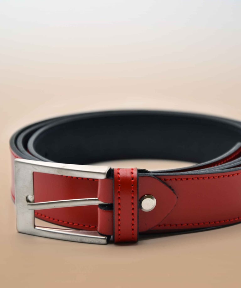 Women’s leather belts produced by a Spanish manufacturer for wholesale supply