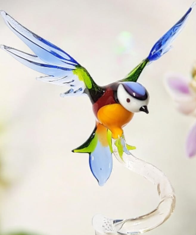 Orkidestöd i glas – perfekt present och dekorativ glaskonst till hem och trädgård