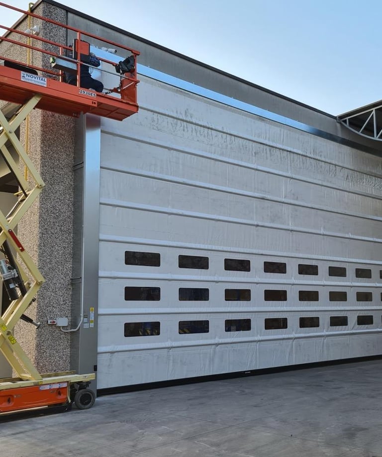 Portone ad impacchettamento verticale