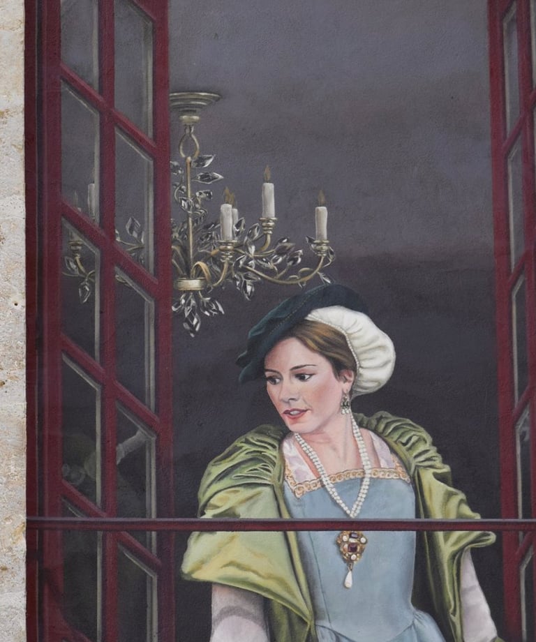 Une fenêtre murée est remplacée par un décor réaliste qui donne l'illusion d'une vraie avec un personnage en habits d'époque.