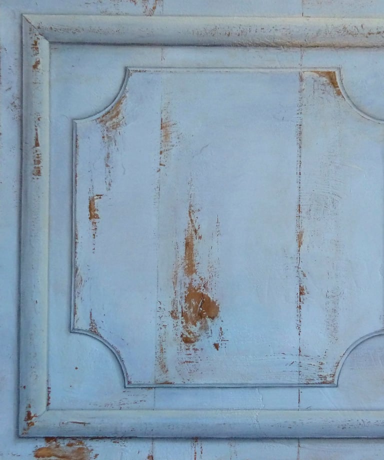 Trompe-l'oeil sur panneaux en médium: de fausses moulures, du faux bois, une fausse usure du temps...un décor pour une ambian