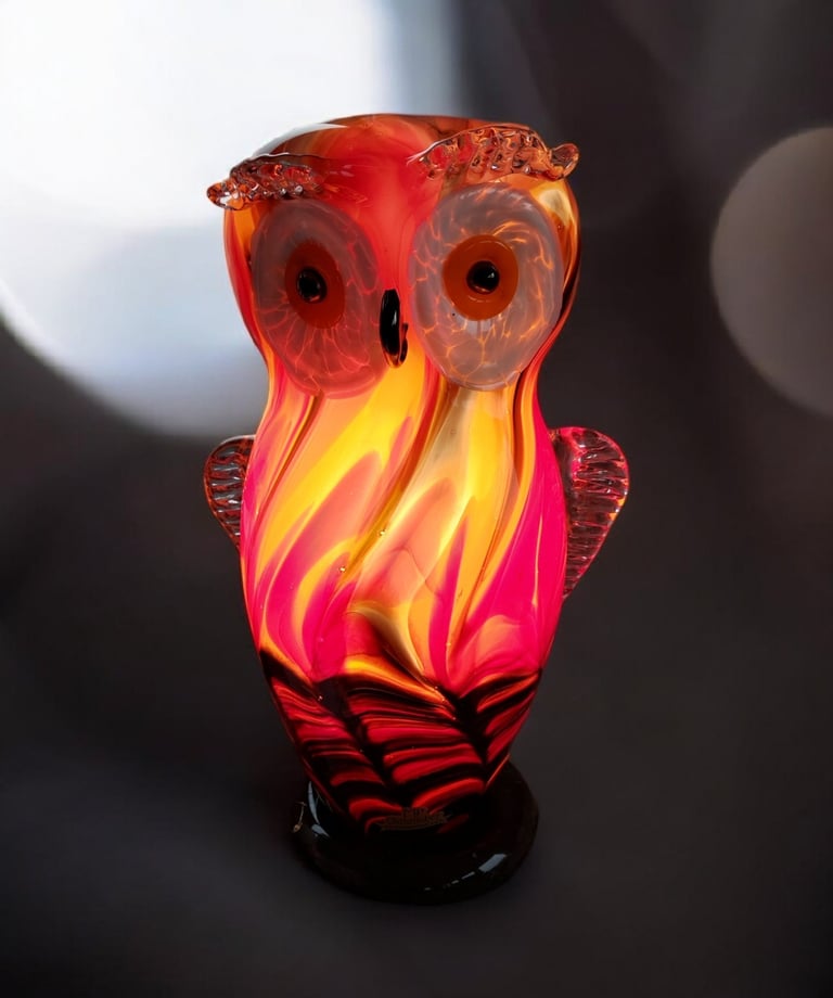 Exklusiv bordslampa i form av uggla – glaskonst och dekorativ belysning från Ankes