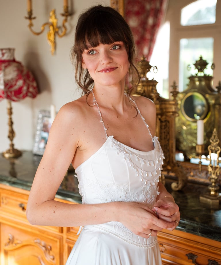 Robe de mariée perlée blanche corset sur mesure cergy gisors marines