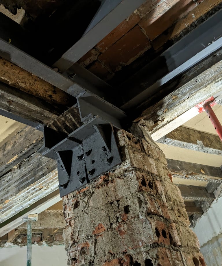 Refuerzo estructural en estructura de madera