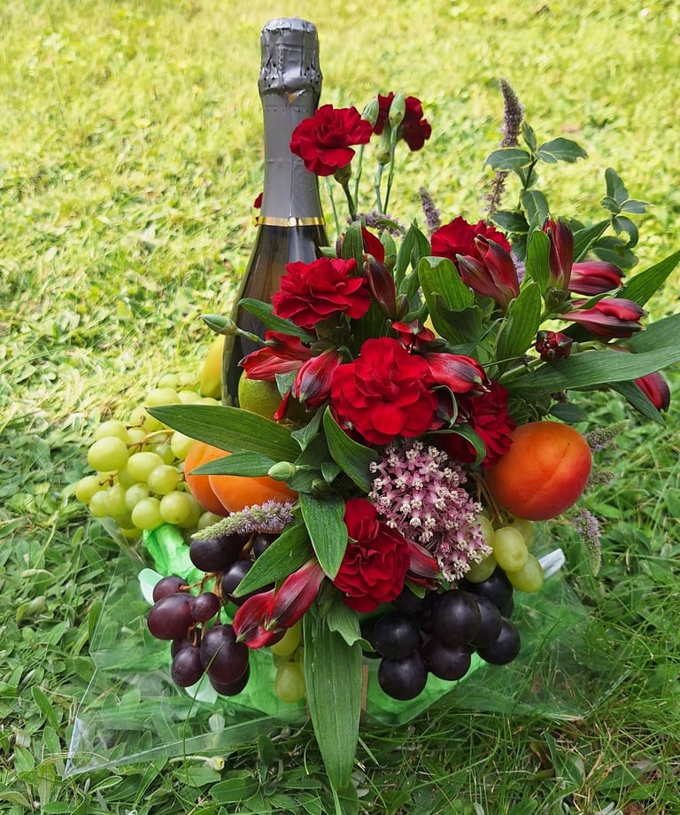 Egzotiška puokštė su vaisiasi. Panevėžyje