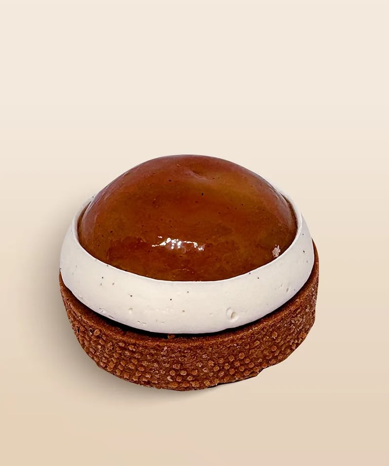 Tartelette Tatin, pommes fondantes caramélisées au miel et au beurre. Un grand classique revisité Façon des Boulangers.