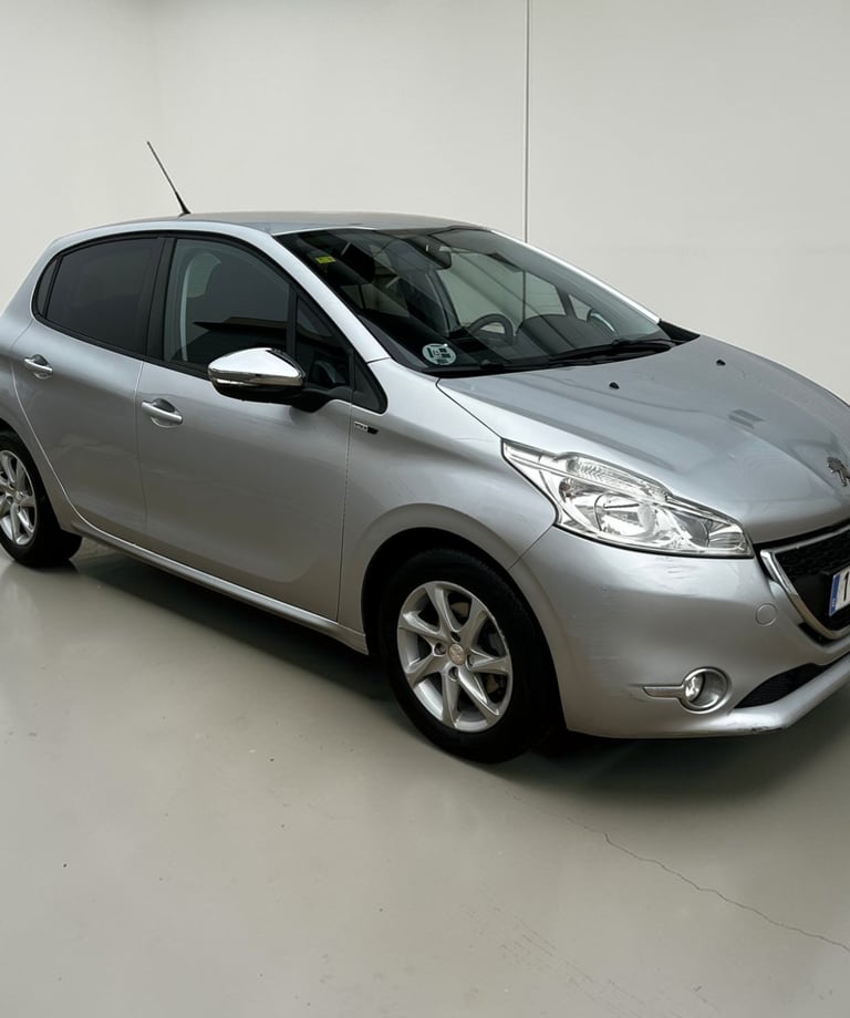 Peugeot 208 plata de ocasión revisado en Albacete Campollano
