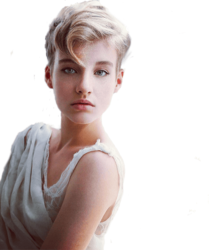 androgine en blanc cheveux court
