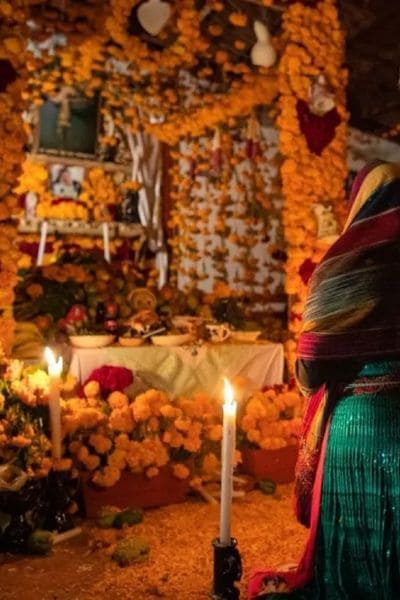 Panteon de Tzintzuntzan - Tour noche de muertos saliendo de morelia
