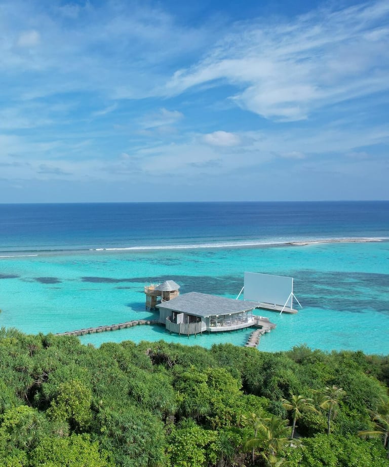 soneva-jani-drone-outdoor-cinema