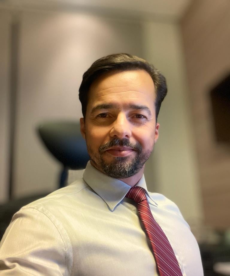 Dr. Rodrigo de Oliveira - Médico Reumatologista