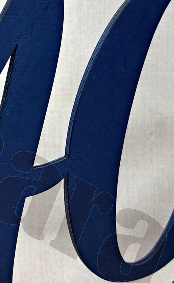 Décoration en bois posé sur une table chiffre 40