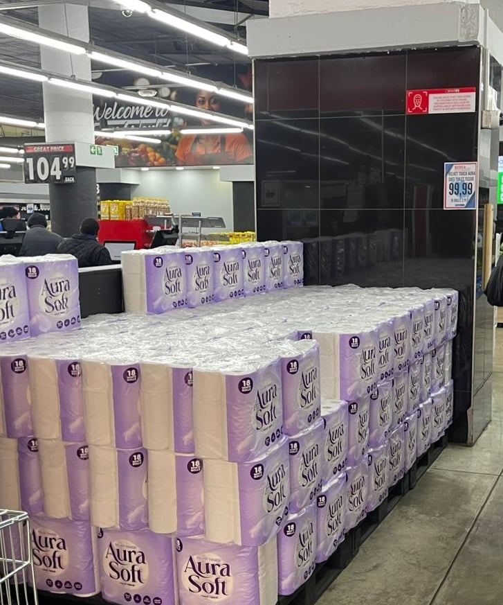 Aura Soft Velvet Touch toilet tissue 