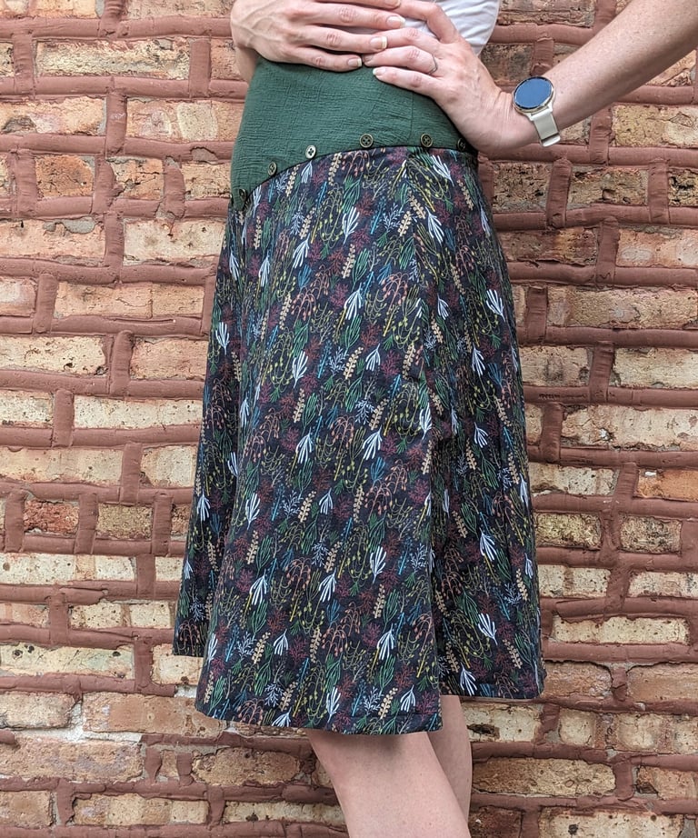 Knees length pointed waist skirt