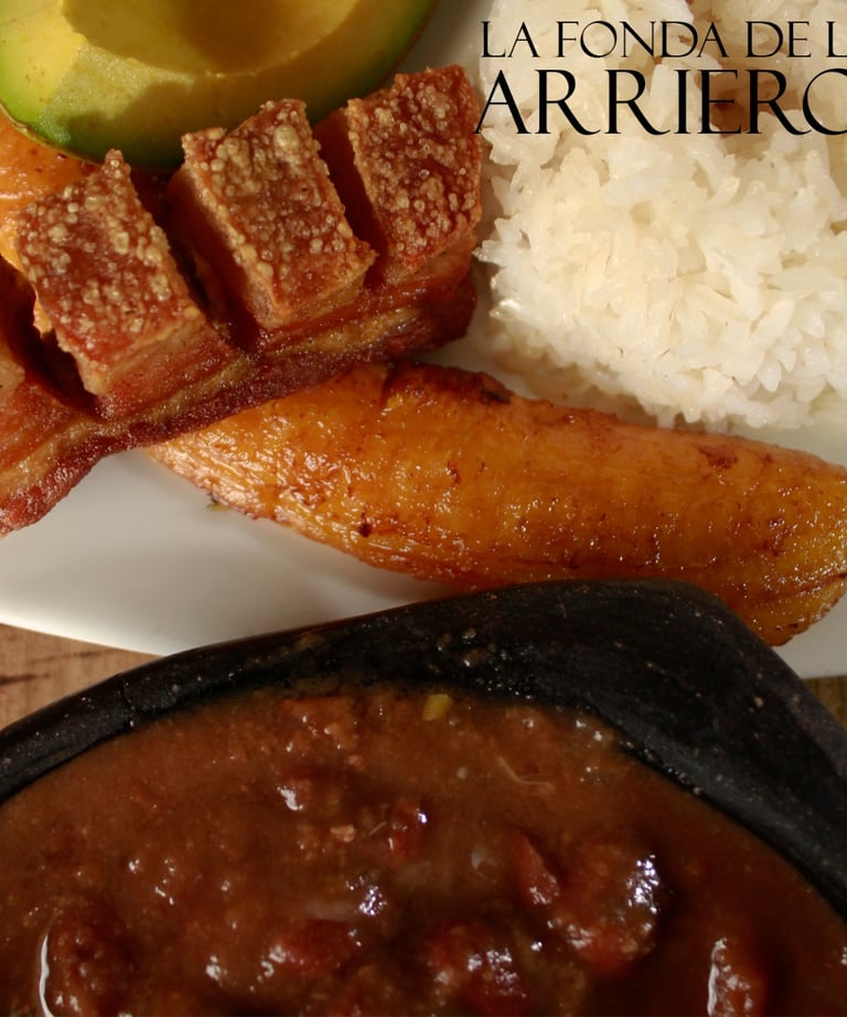 Bandeja Paisa restaurante La Fonda de los Arrieros Salento Quindío