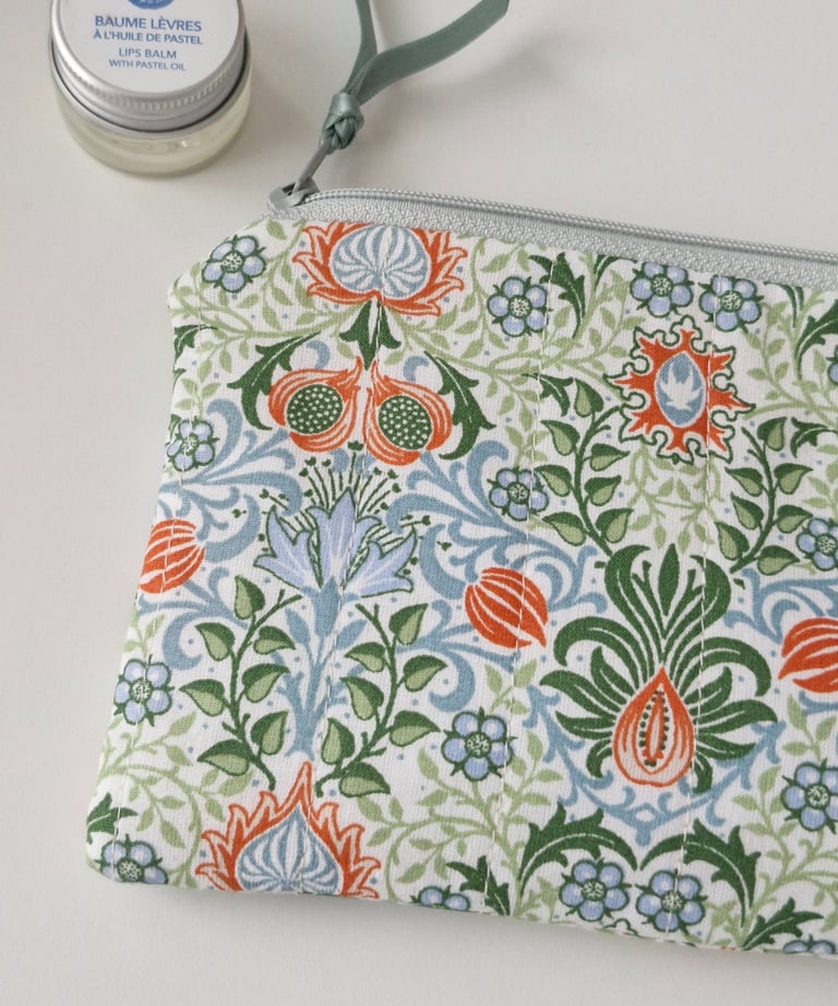pochette femme en tissu fait main motif floral
