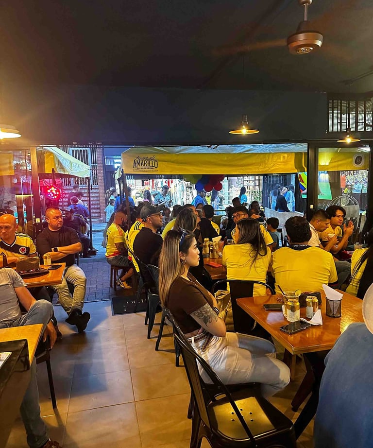 tarde de amigos en Idilio Café Restaurante Calarcá Quindío