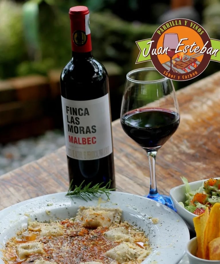 Raviolis artesanales con vino Malbec – Parrilla y Vinos Juan Esteban