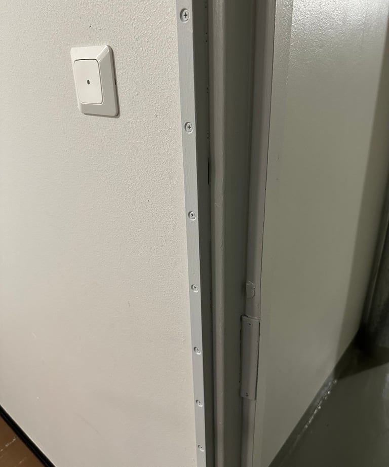 Murtosuojarauta puuovi