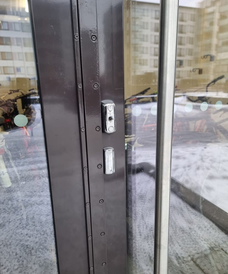 murtosuojarauta alumiiniovi