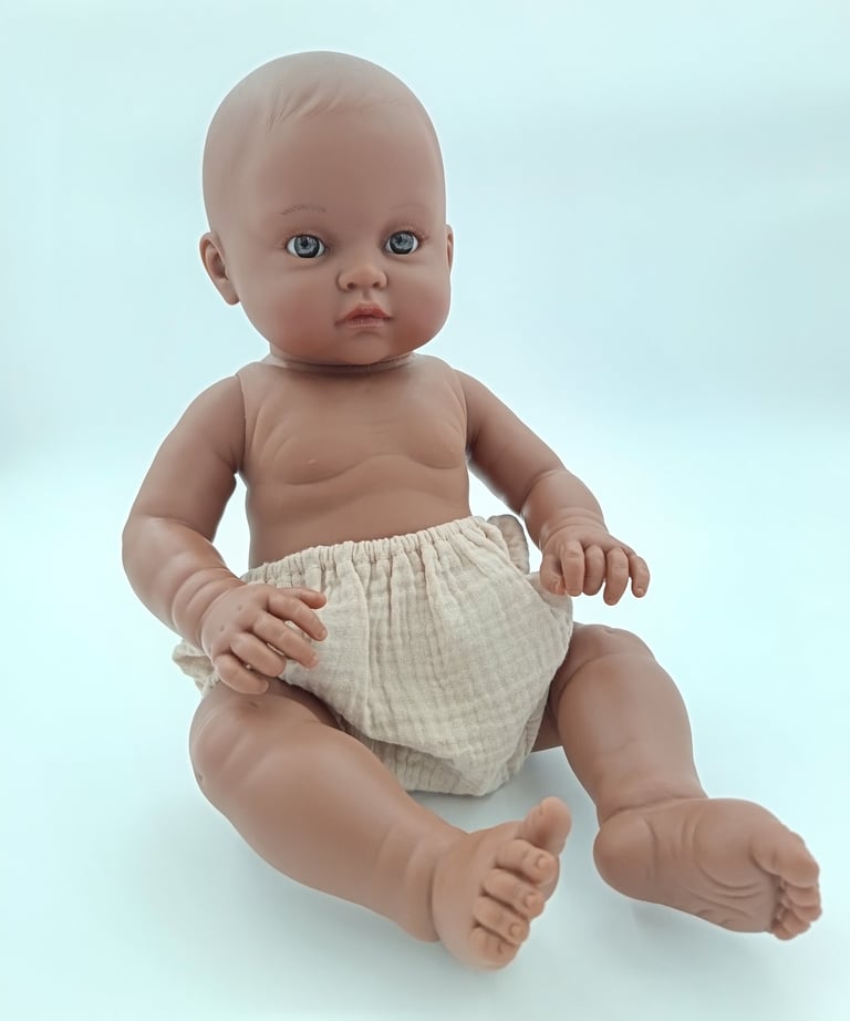 Overly baggy dolls pants