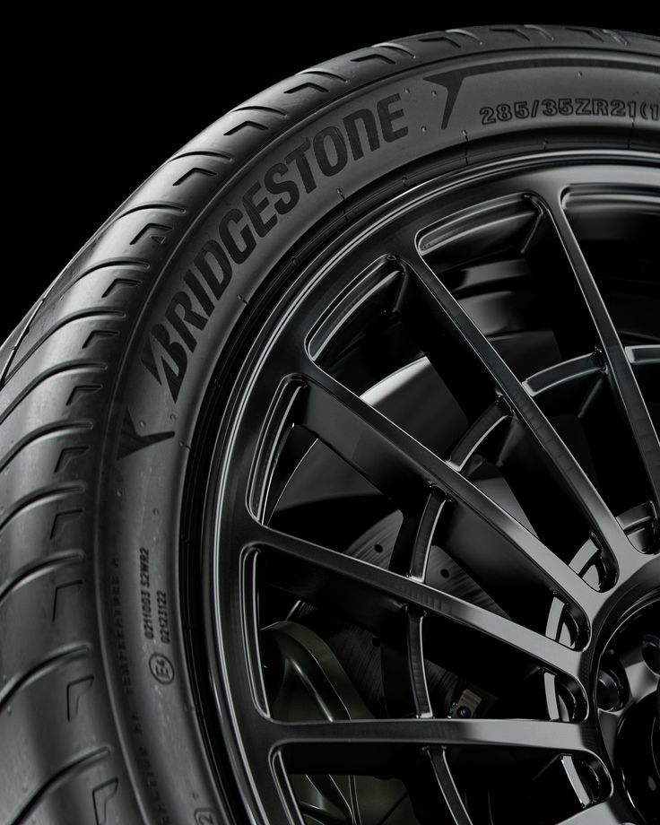 275/35 r19 bridgestone tyre for e300 sold at the auto store