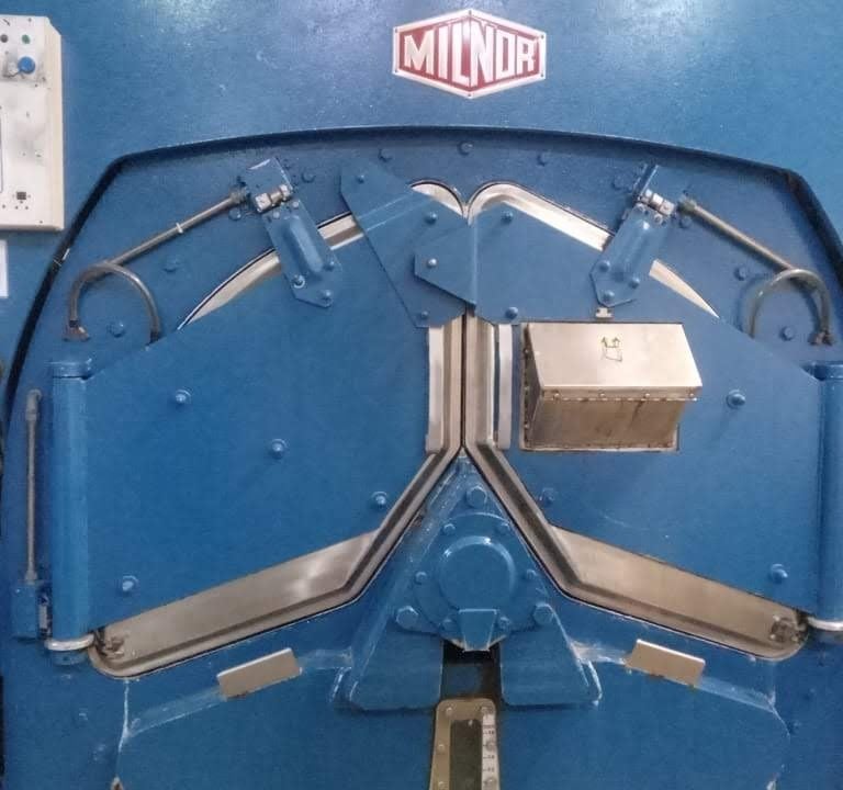 lavadoras industriales funcionando