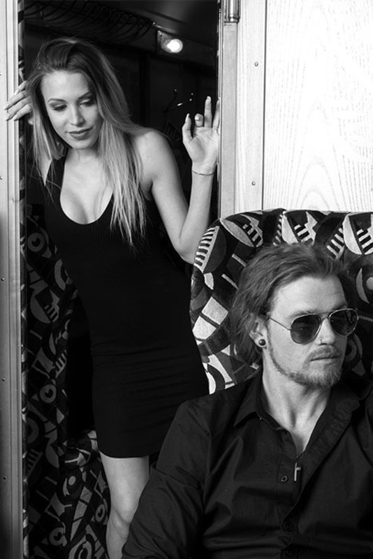 Angebot Paar / Friends / Sister Shooting – Wowart Fotostudio Chur